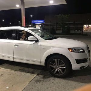 Meet your Posher, Chapis